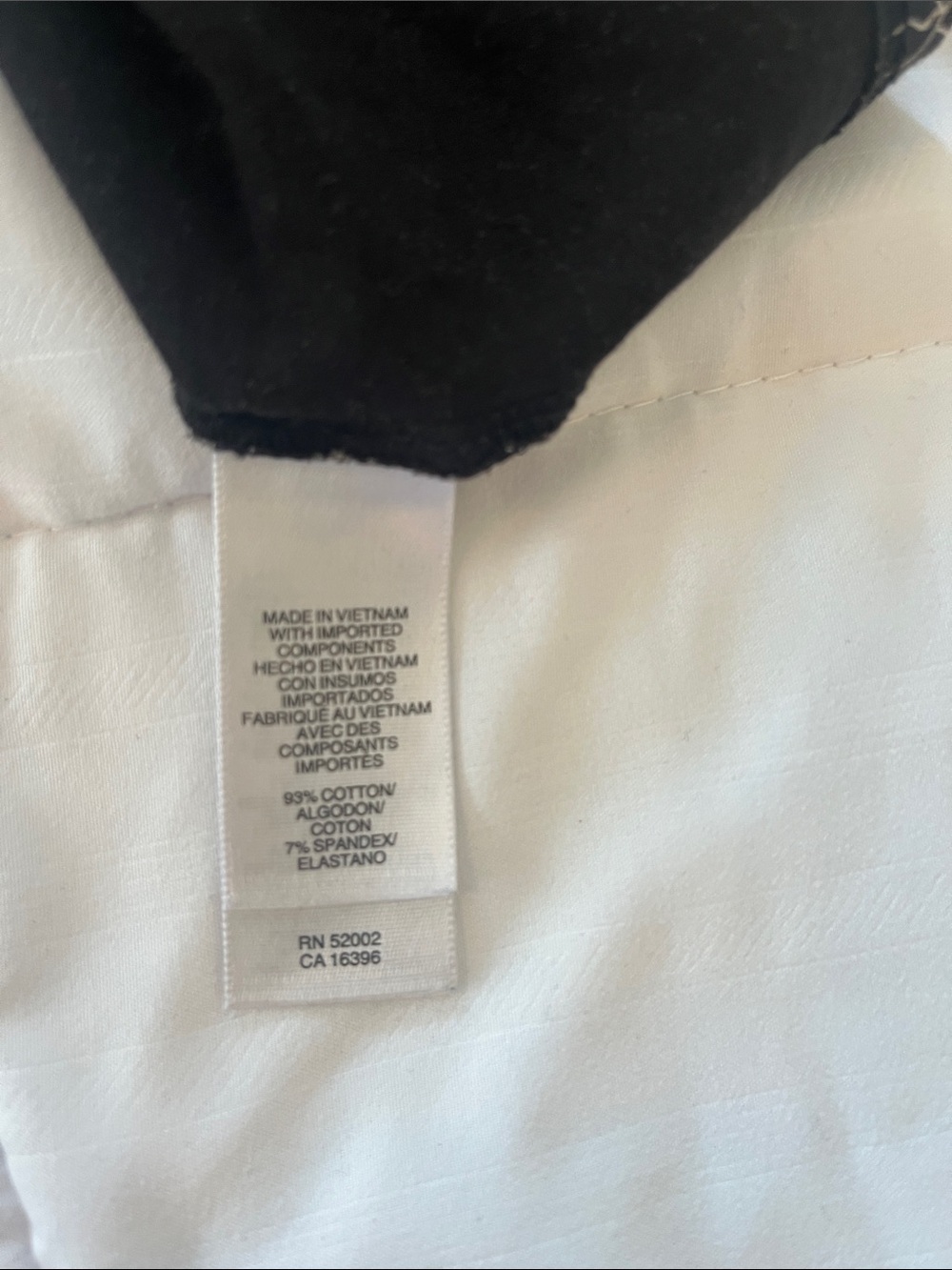 Liz Claiborne Black Long-Sleeve Tee with White Rose Outline Print - Picture 3 of 3